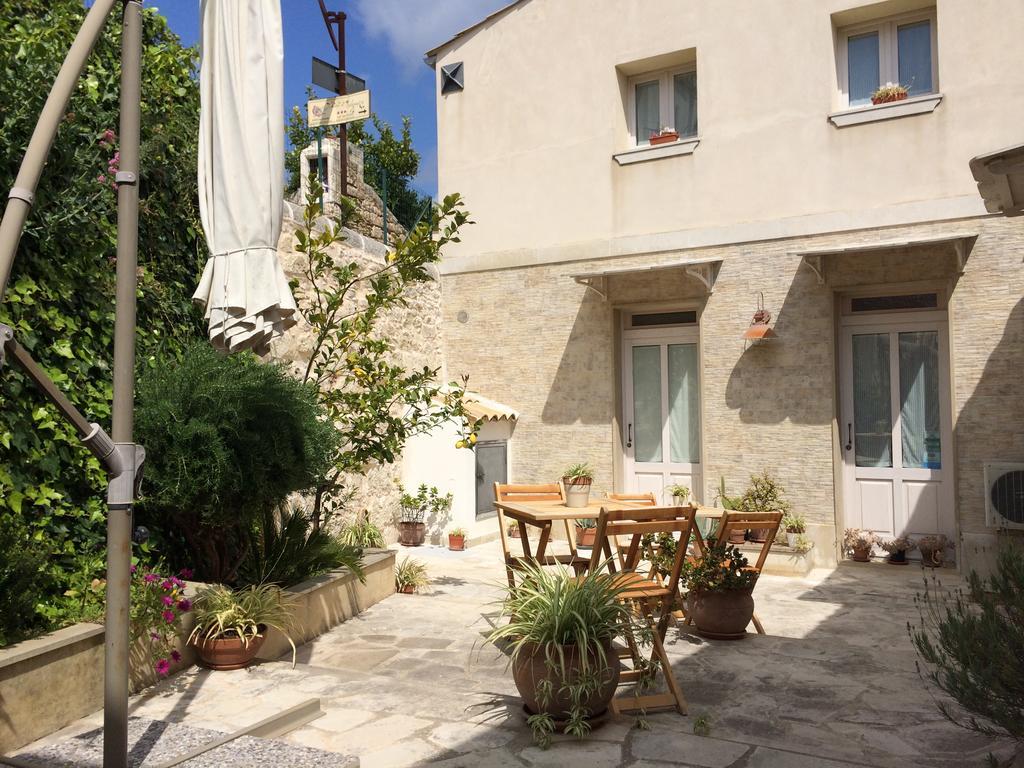 Chicchi Di Melograno Bed & Breakfast Modica Bagian luar foto